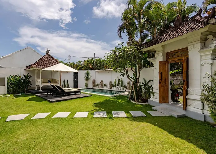 Villa Curves Bali Seminyak 